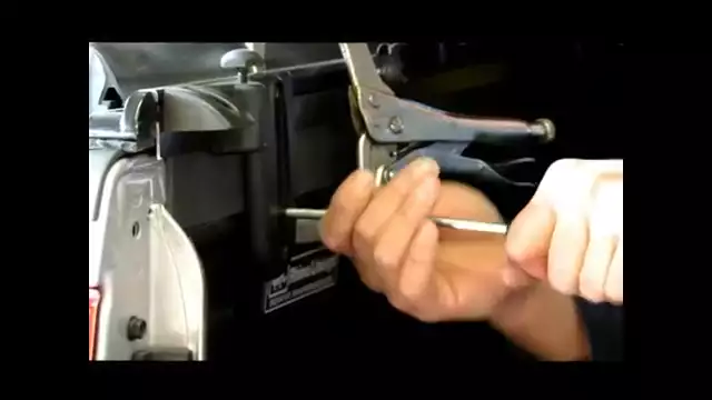 Nissan Frontier A.R.E. Tonneau Cover Install